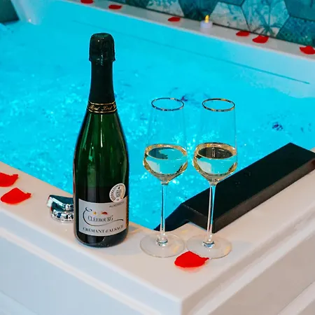 L'Oasis Tropicale, Jacuzzi, Love Room Roppenheim Buitenkant foto