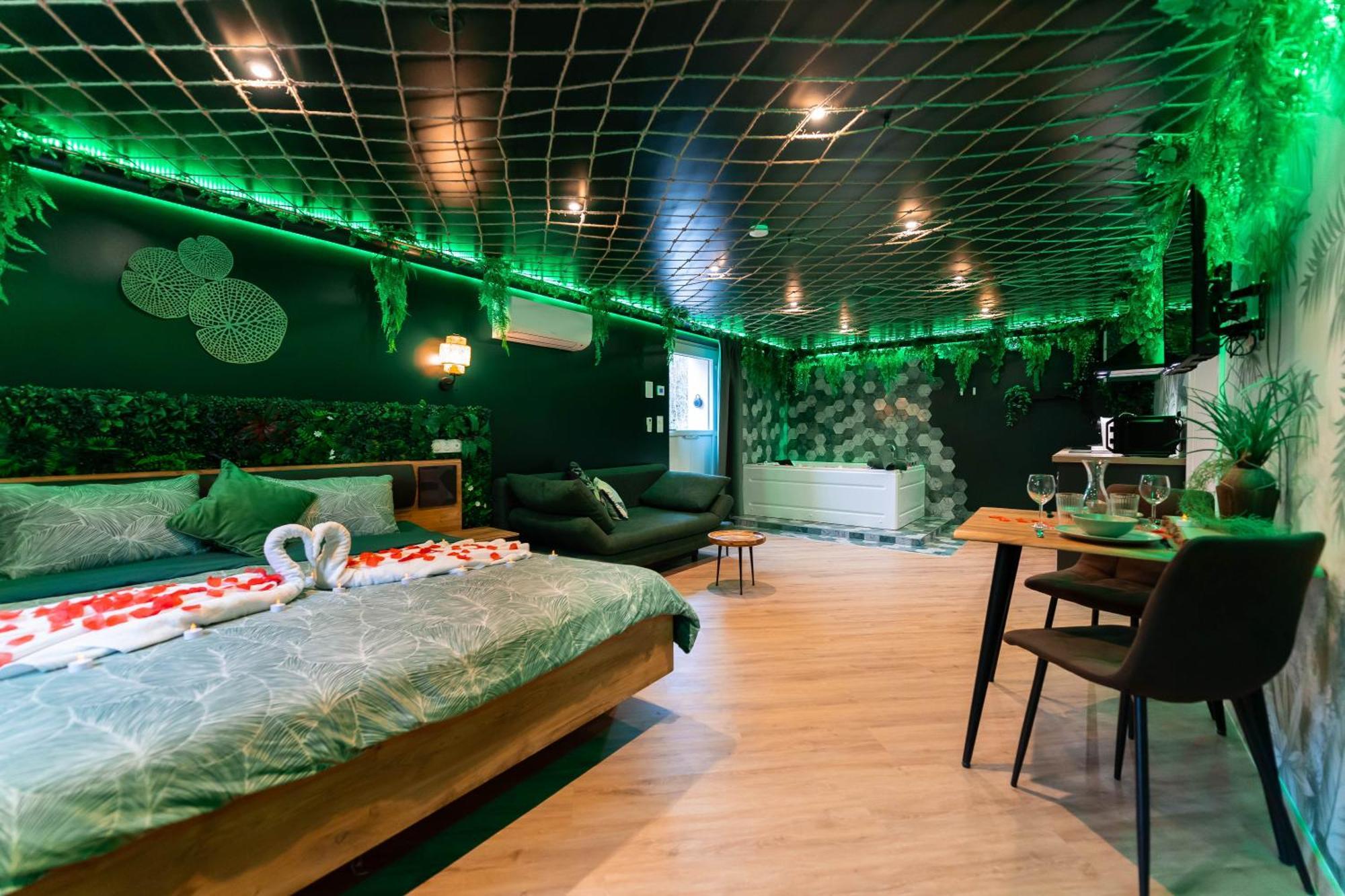 L'oasis Tropicale, Jacuzzi,